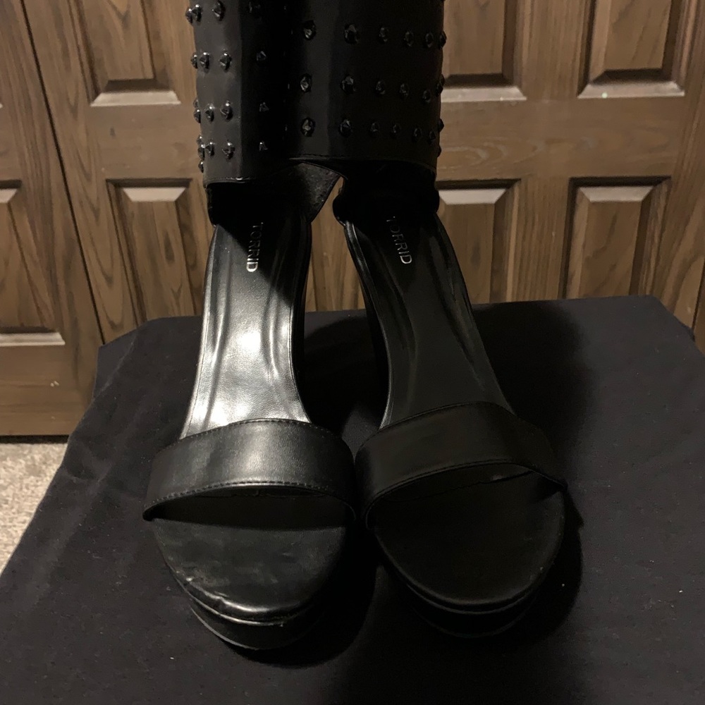👠TORRID SANDALS 👠 - Picture 2 of 5